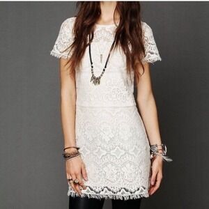 Free‎ People Lace Mini Dress Sz 4 Cream Fringed Hem Short Sleeve Boho Feminine